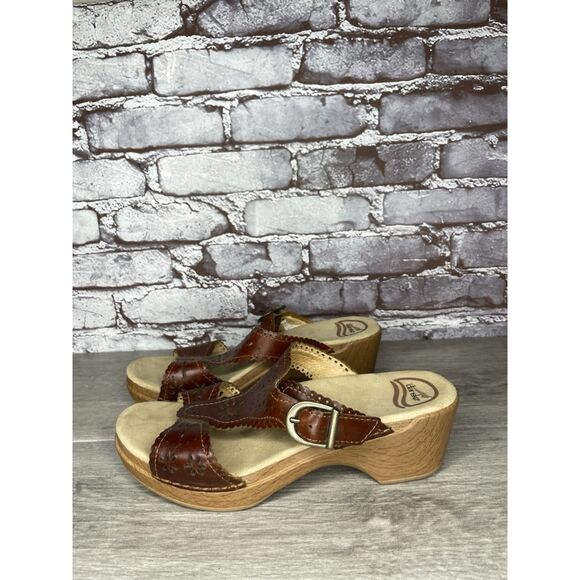 Dansko Sapphire Brown Leather Lacy Cutout Slides Sandals Women’s Sz 39EU/8.5M US - Picture 16 of 16
